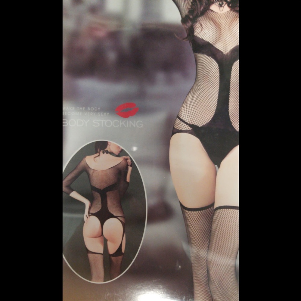Sexy fishnet lingerie - Picture 2 of 2